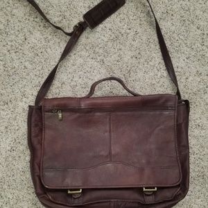 Vintage Wilson’s  Leather Messenger Bag - like new